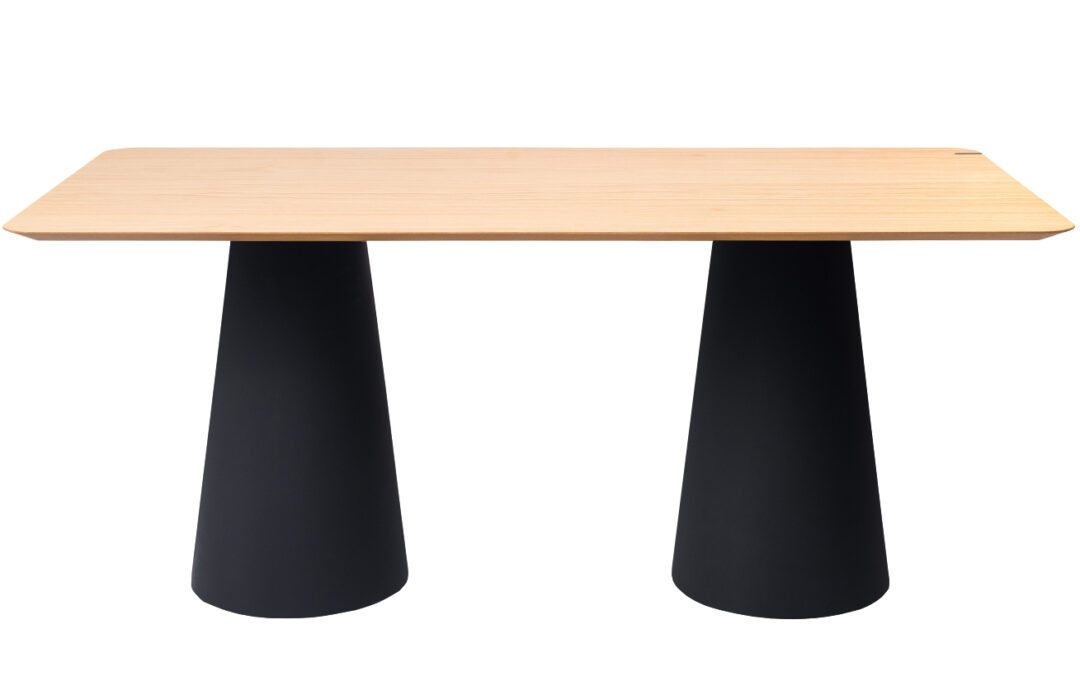 Dubový jídelní stůl Marco Barotti 180 x