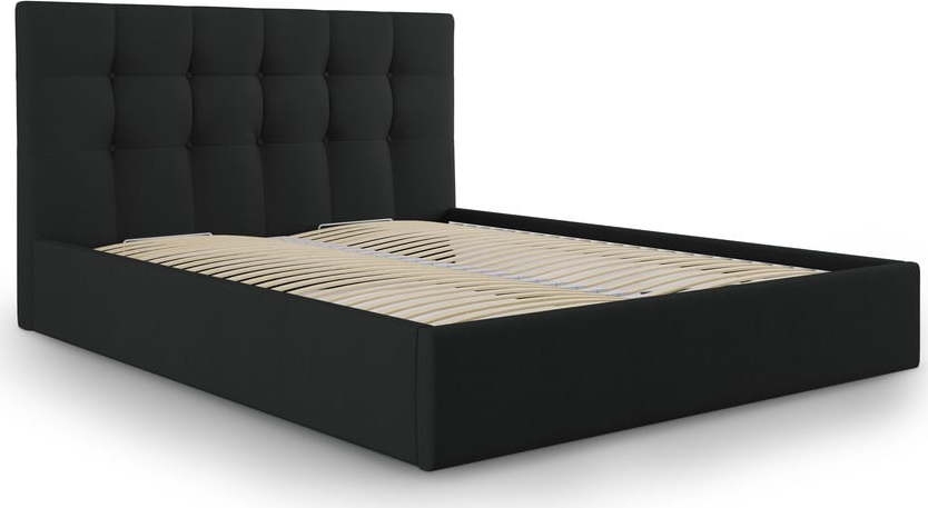 Černá čalouněná dvoulůžková postel s úložným prostorem s roštem