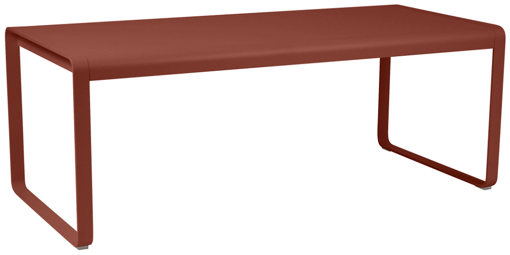 Zemitě červený kovový stůl Fermob