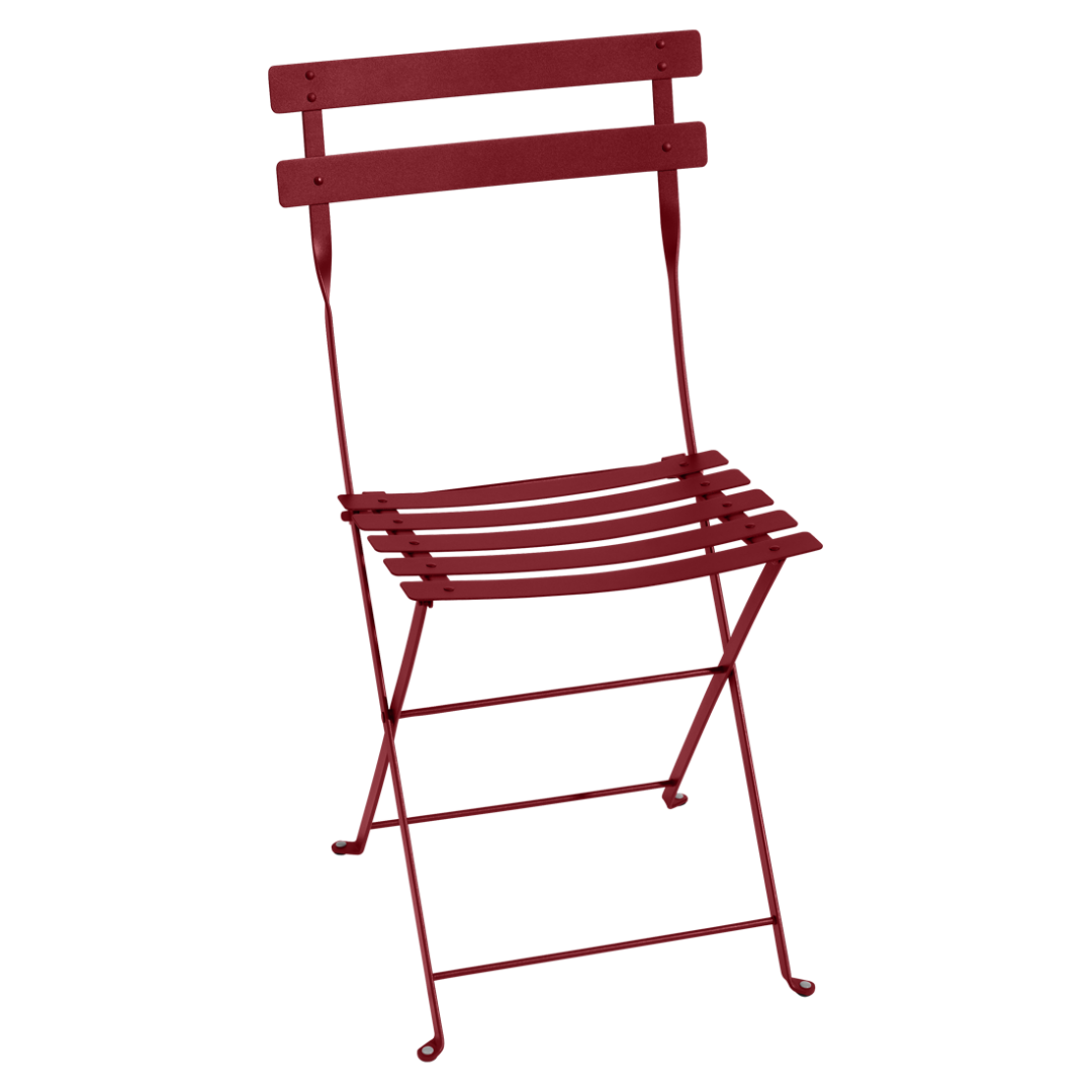 Červená kovová skládací židle