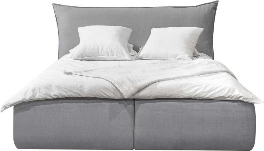 Světle šedá čalouněná dvoulůžková postel s úložným prostorem s