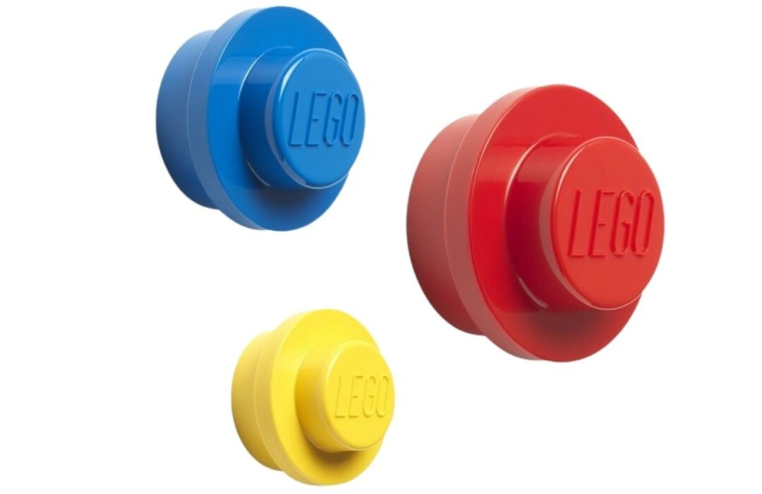 Set tří pestrobarevných věšáků LEGO®